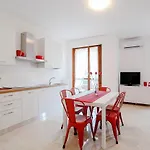 Dodo Red By 