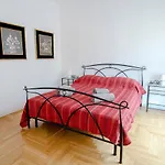 Apartment Dodo Red By 