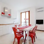 Dodo Red By 