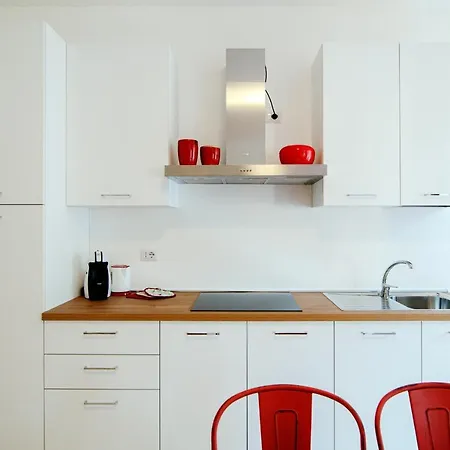 Dodo Red - The House Of Travelers Apartment *