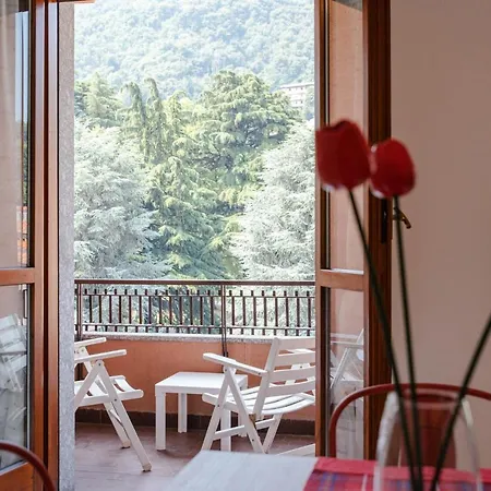Dodo Red - The House Of Travelers Apartment Como