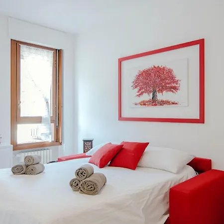 Dodo Red - The House Of Travelers * Como