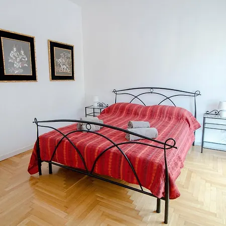 Apartment Dodo Red - The House Of Travelers Como