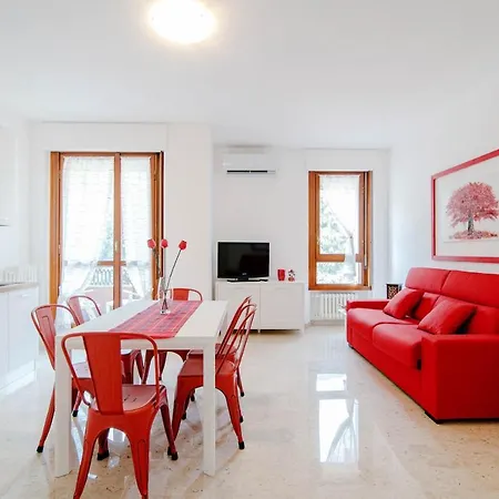 Dodo Red - The House Of Travelers Como