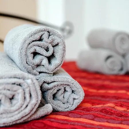 Dodo Red - The House Of Travelers Apartment Como