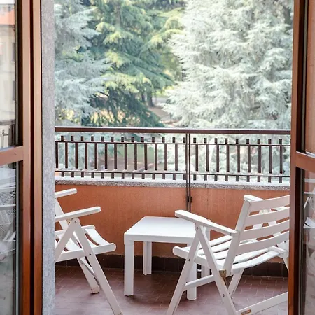 Dodo Red - The House Of Travelers *