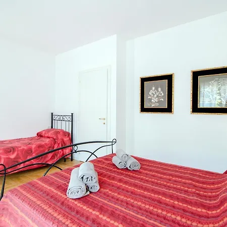 Dodo Red - The House Of Travelers Como