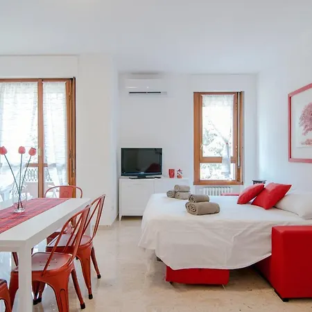 Dodo Red - The House Of Travelers Como