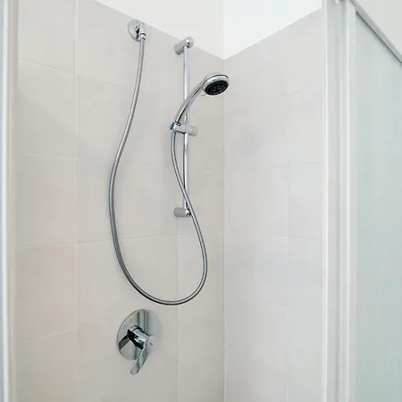 Dodo Red - The House Of Travelers *